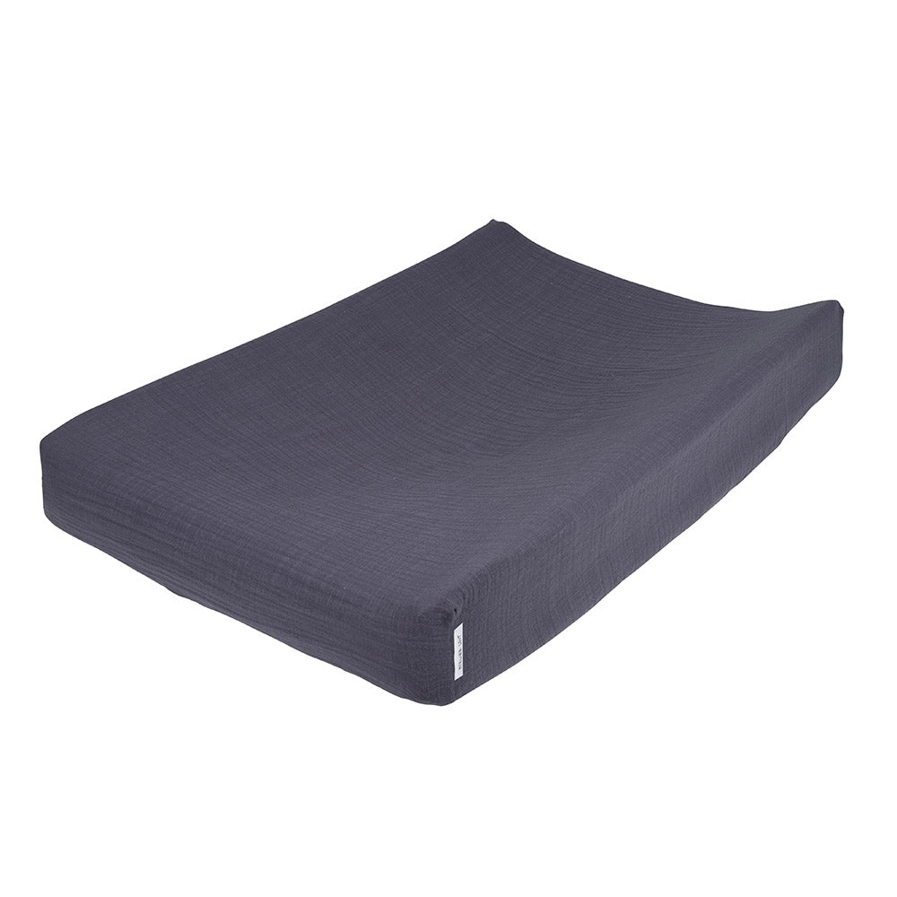 Atelier Lout | changing mat cover - changing pad cover blue
