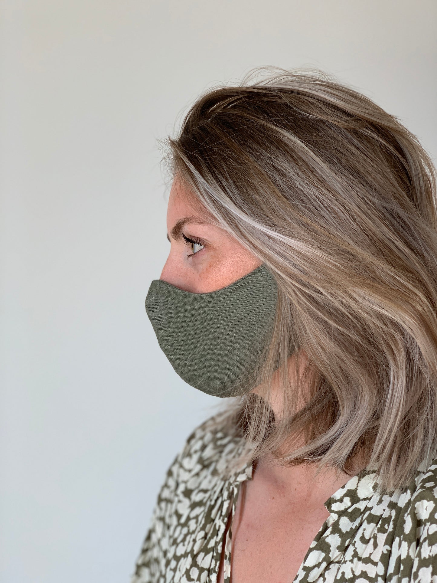 Atelier Lout | face mask linen army green